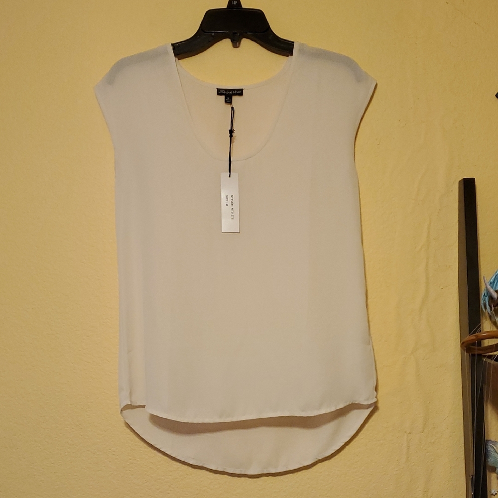 ShineStar NWT Cream High-Low Blouse